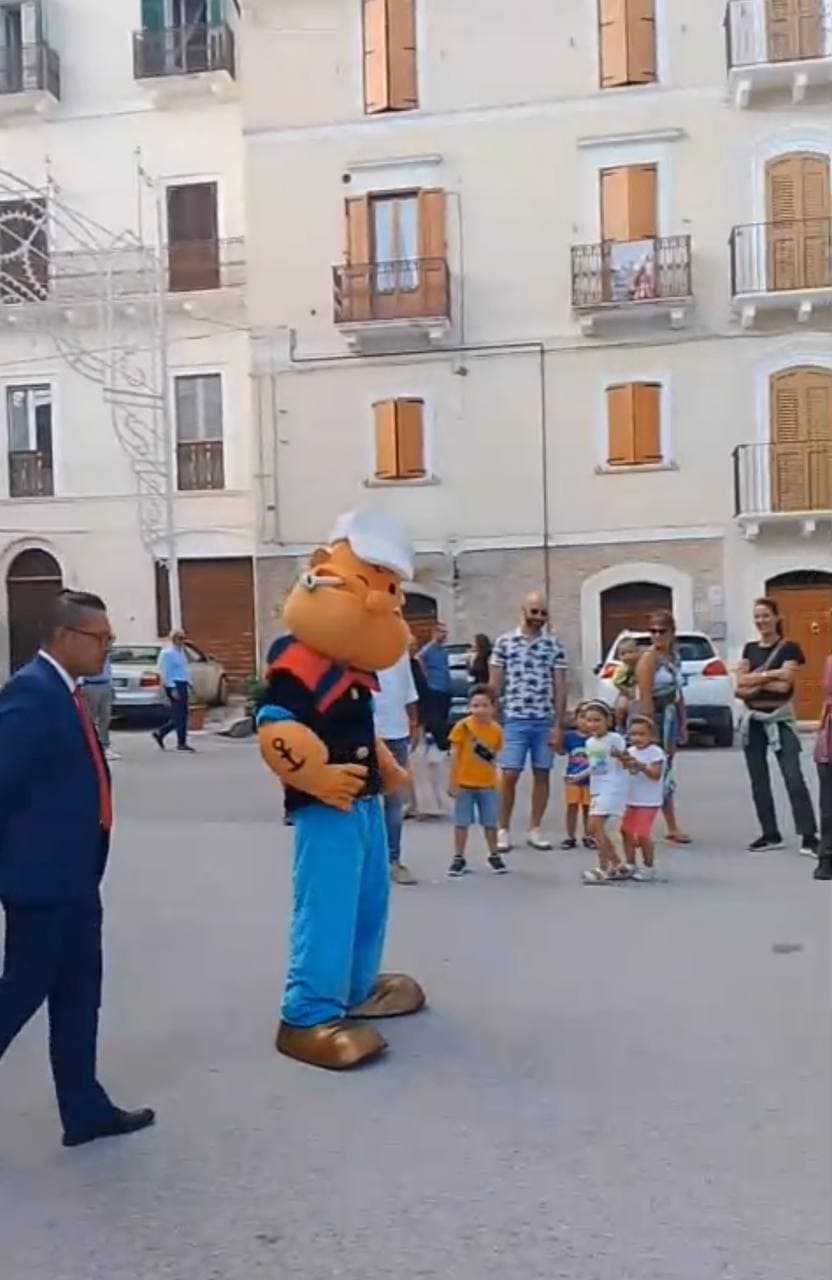 Mascotte Braccio di Ferro